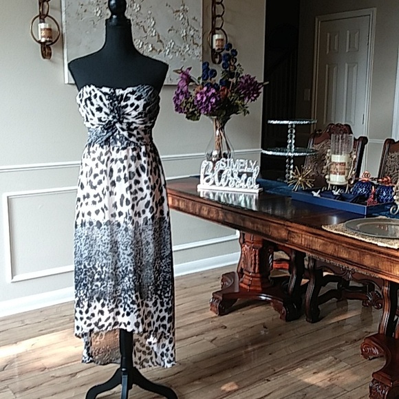 Charlotte Russe Strapless High Low Dress. Size M - Picture 12 of 17